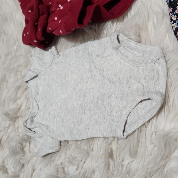 Carter's Newborn outfit - Picture 7 of 7